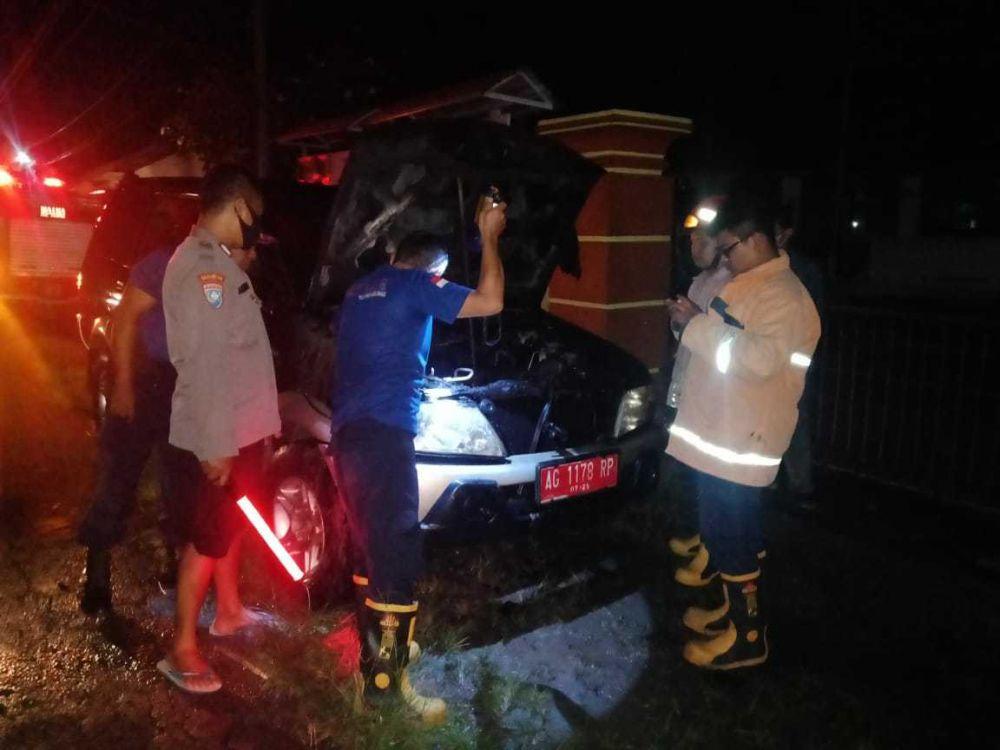 Mobil Pelat Merah Milik Pemkab Tulungagung Terbakar