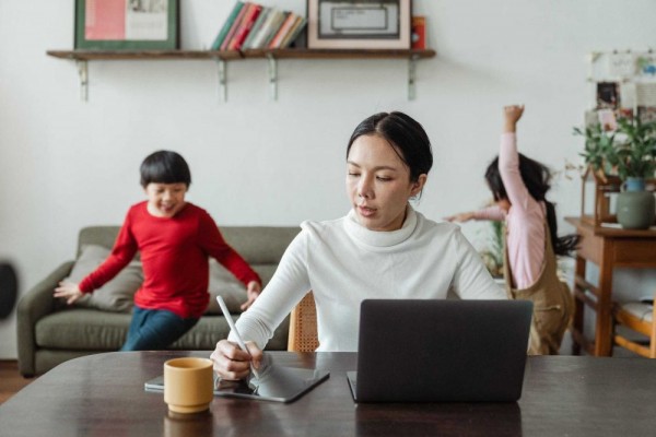 5 Gangguan Umum yang Biasa Dihadapi saat WFH, Kamu Mengalaminya Tidak?