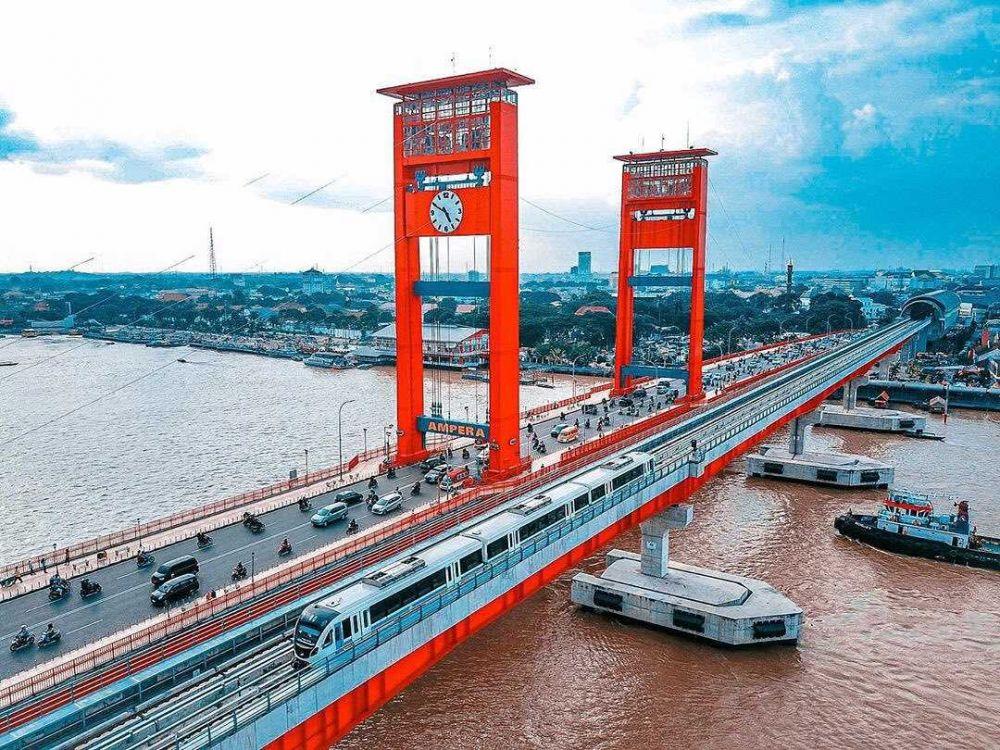 9 Potret Jembatan Ampera, Mirip Golden Gate Bridge di USA