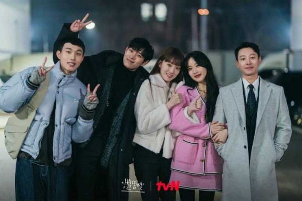 9 Potret Moon Ga Young, dari Shooting Stars Lanjut Link: Eat Love Kill