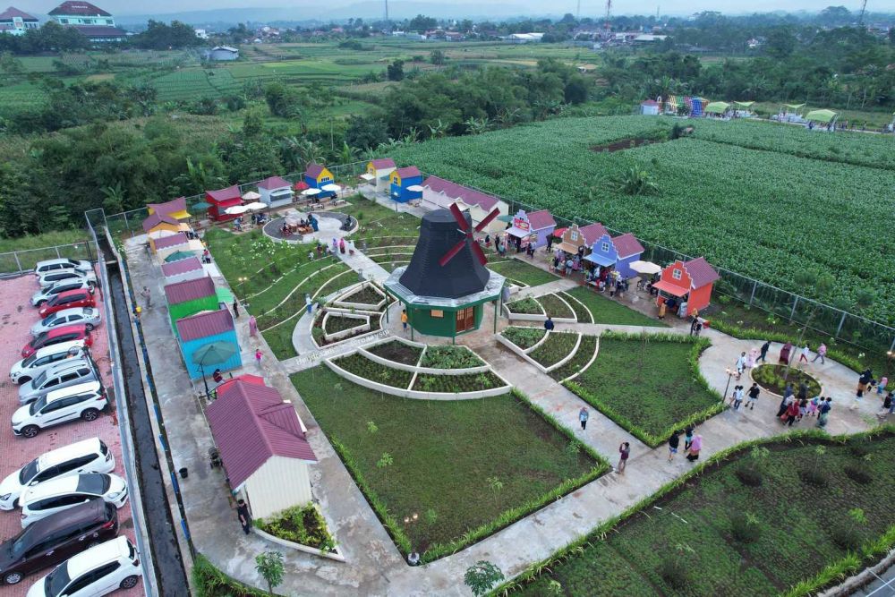 9 Potret Taman Apung Mas Kemambang, Wisata Rekreasi Baru di Purwokerto