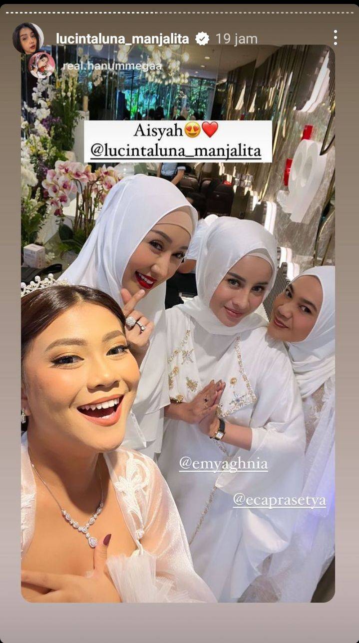 10 Potret Lucinta Luna Berhijab, Didoakan Istiqomah