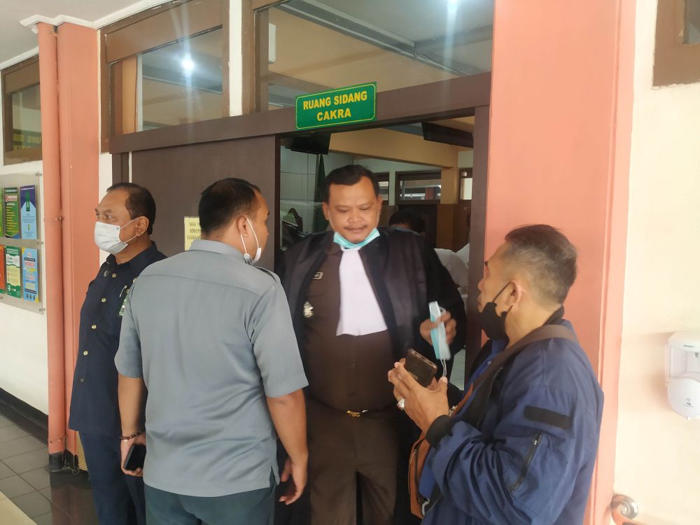 Kasus SPI, Pihak Julianto Klaim Dakwaan Tak Bisa Dibuktikan  