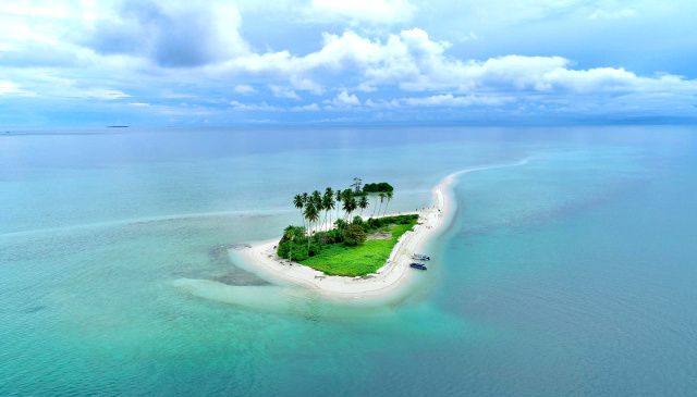 5 Pulau Kecil di Indonesia dengan Panorama Memikat, Eksotis!