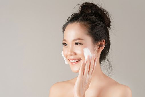 5 Cara Agar Manfaat Skincare Maksimal, Kulit Makin Glowing!