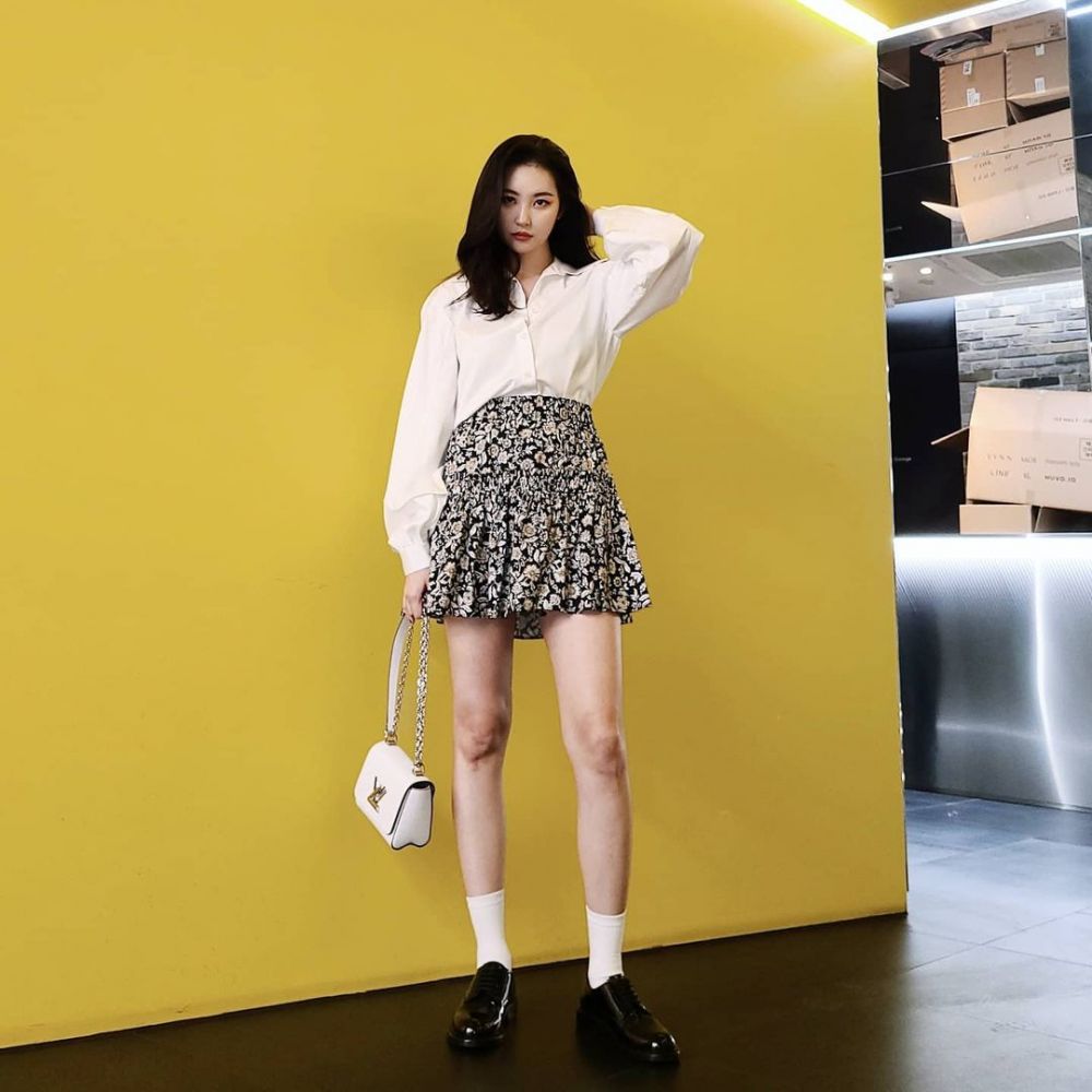 12 Inspirasi First Date Outfit ala Sunmi, Gorgeous and Classy!