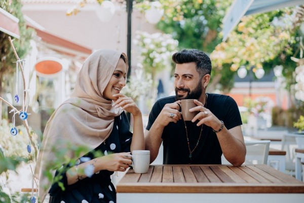 20 Kewajiban Suami Terhadap Istri Menurut Islam, Amalkan!