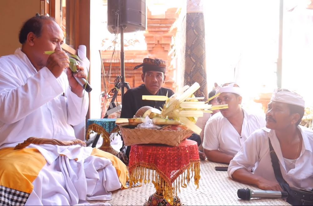 Fungsi Banten Pejati, Sarana Sembahyang di Bali