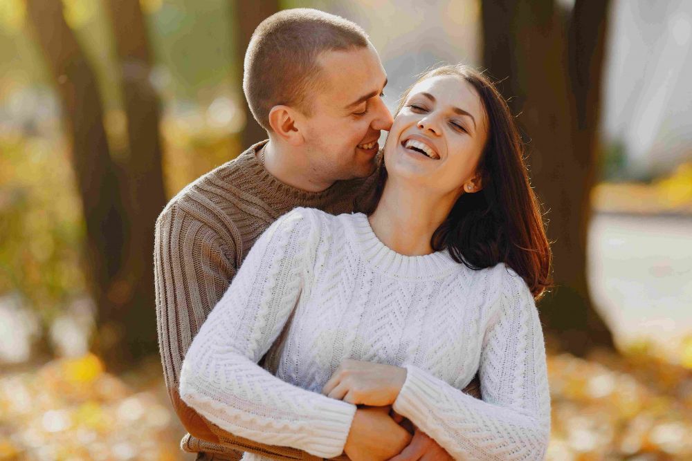 5 Cara Bahagia Jalani Hubungan Asmara, Simpel Saja!