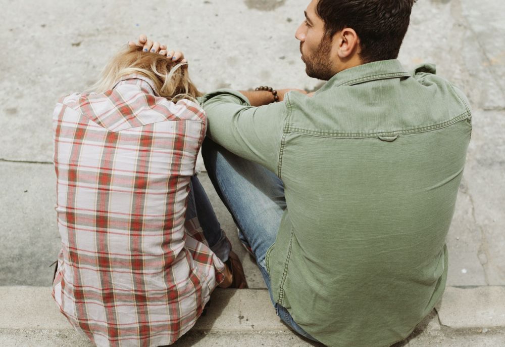 5 Alasan Pasangan Diam Saja saat Kamu Sedang Marah