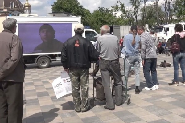 Usai Kuasai Mariupol, Rusia Cekoki Warga Lokal dengan Mobil Propaganda