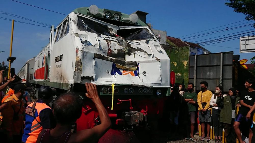 Laka Maut Bus Vs Kereta Api di Tulungagung, Sopir Dituntut Setahun