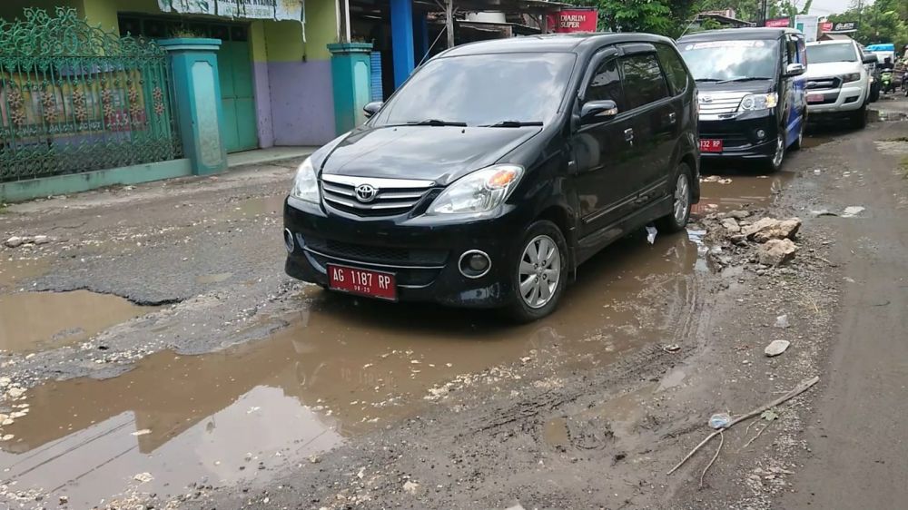 Tagih Janji Perbaikan Jalan, Mahasiswa di Tulungagung Demo