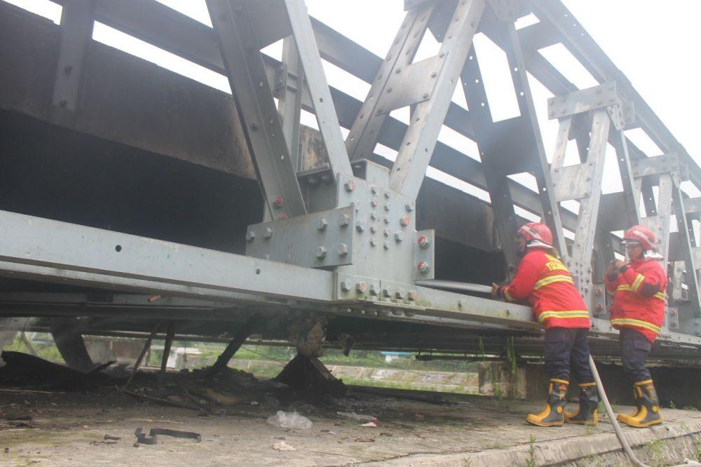 Asap Tebal dari Bawah Jembatan di Tulungagung Viral, Ini Faktanya! 