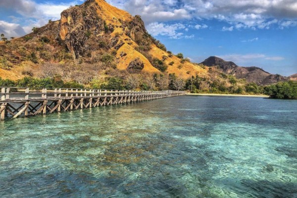 10 Potret Menakjubkan Pulau Manjarite, Keindahan Bawah Lautnya Juara!