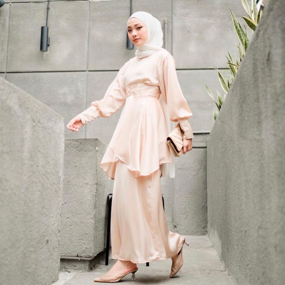 10 Ide Ootd Hijab Dengan Rok Ala Julia Prastini