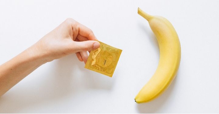 5 Cara Cegah Kondom Sobek saat Bercinta, Hindari Suhu Panas! 
