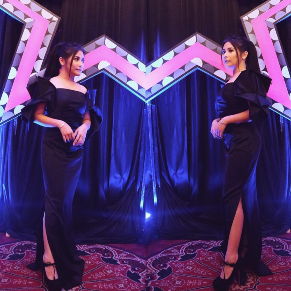 12 Potret Style Black Outfit ala Prilly Latuconsina yang Catchy Abis!