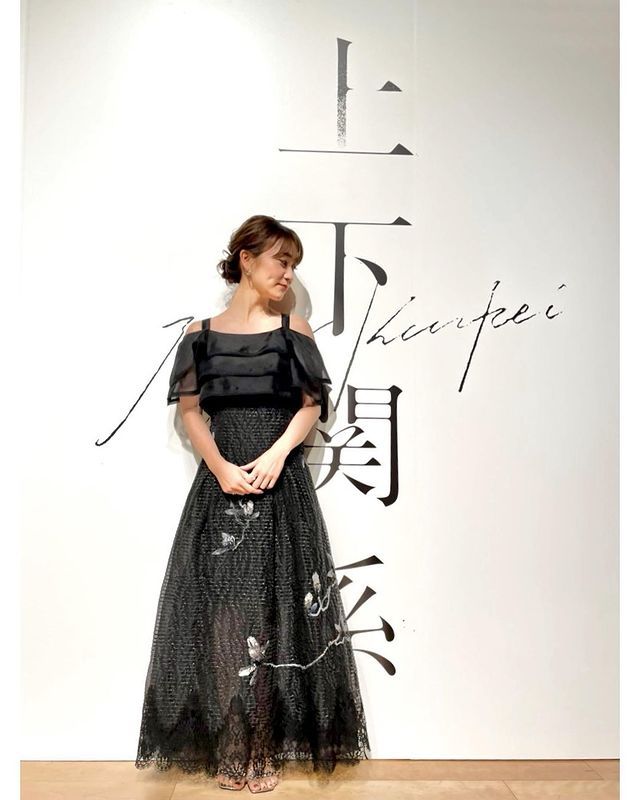 9 Ide OOTD Kondangan ala Aktris Jepang Yuko Oshima, Elegan  