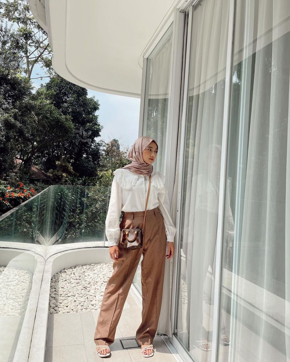 9 OOTD Hijab Pinterest Kekinian untuk Tampil Fashionable
