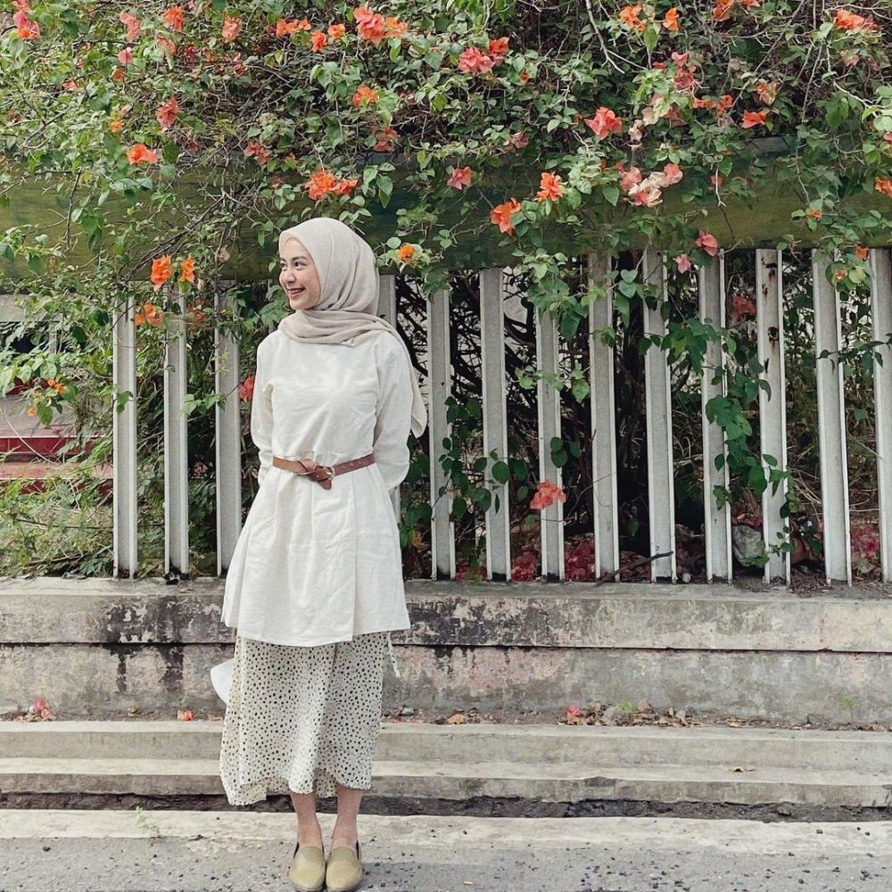 Ide Padu Padan Outfit Putih Ala Dianty Annisa