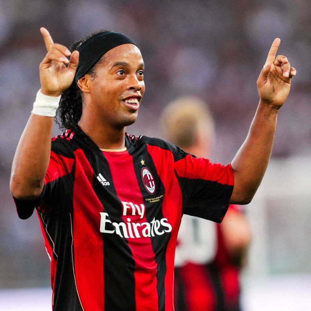 Main 30 Menit, Ronaldinho Pukau Penonton Stadion Kanjuruhan