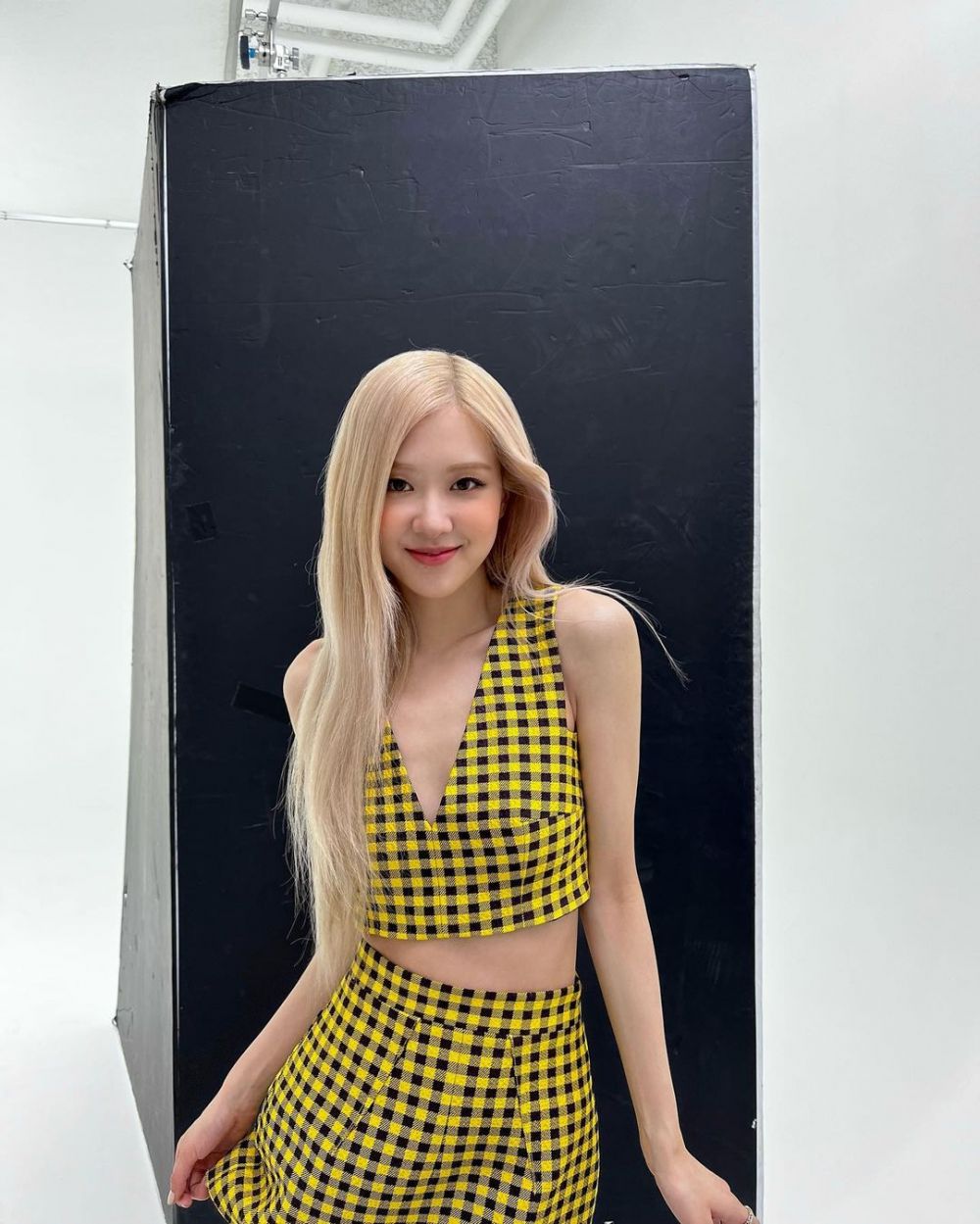 10 Referensi OOTD Warna Kuning ala BLACKPINK, Ceria!