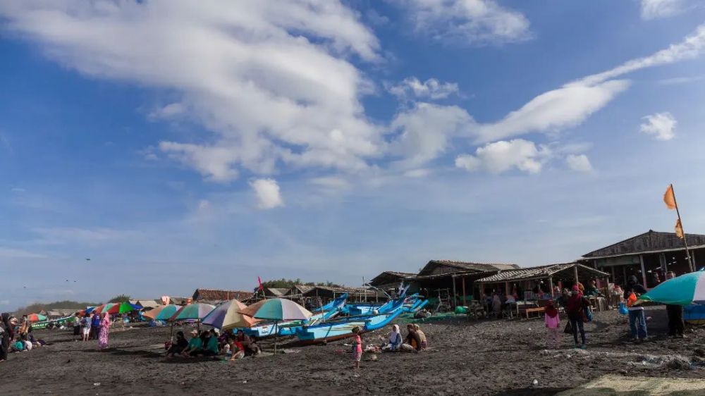 Pantai Depok Yogyakarta:Rute, Lokasi, Harga dan Tips Liburan