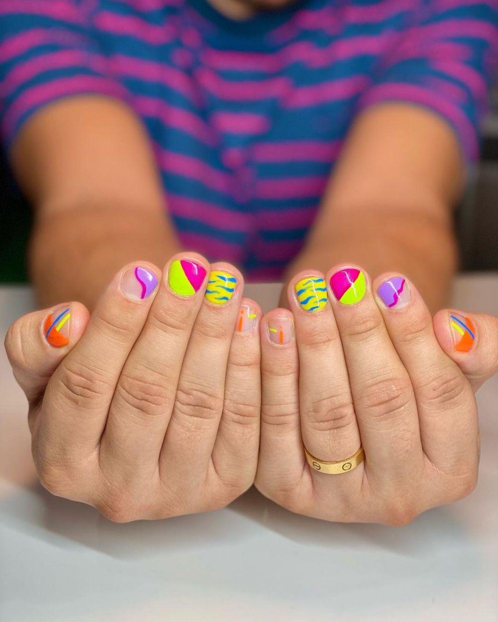 25 Inspirasi Summer Nail Art 2022 dengan Desain Unik dan Cute Abis!