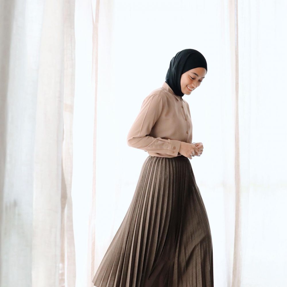 10 Ide OOTD Semi-Formal Hijab ala Ayudia Bing Slamet