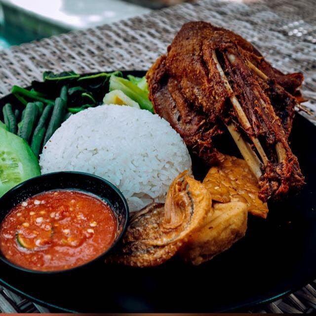 5 Rekomendasi Kuliner Bebek di Denpasar, Harus Rela Antre