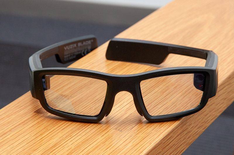 5 Produk Smart Glasses Terbaik 2022, Dibekali Fitur Canggih!