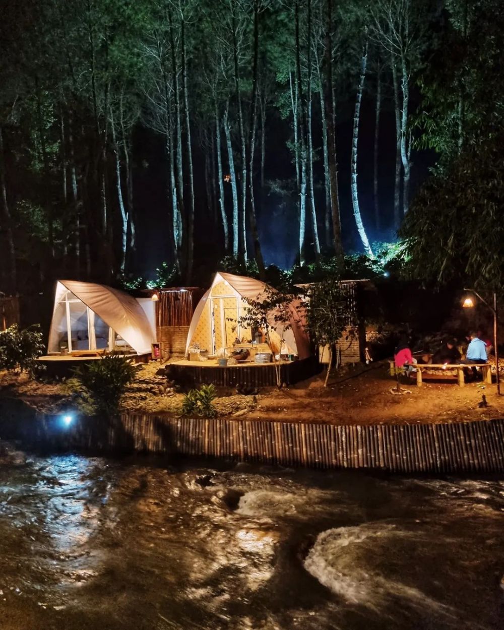 Riverside camp. Риверсайд Кемп. Кэмп Риверсайд база отдыха. Риверсайд Камп Калуга. Riversidecamp отзывы.