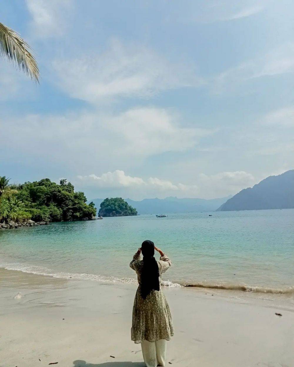 Potret Pantai Mutiara Trenggalek