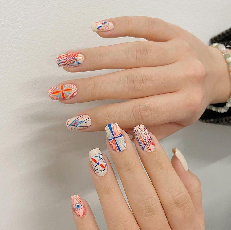 25 Inspirasi Summer Nail Art 2022 dengan Desain Unik dan Cute Abis!