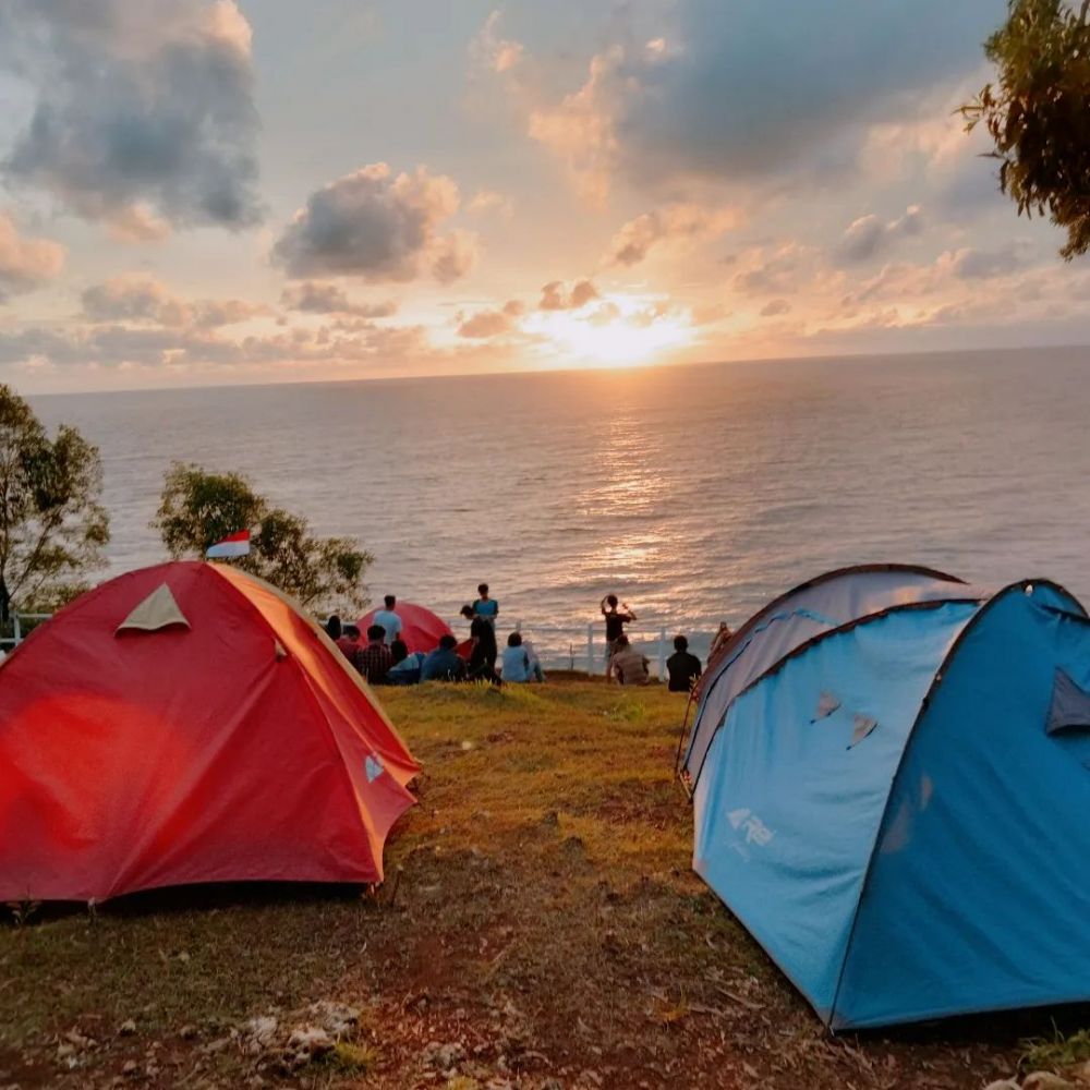 7 Tempat Camping di Jogja Ini Cocok untuk Tahun Baruan