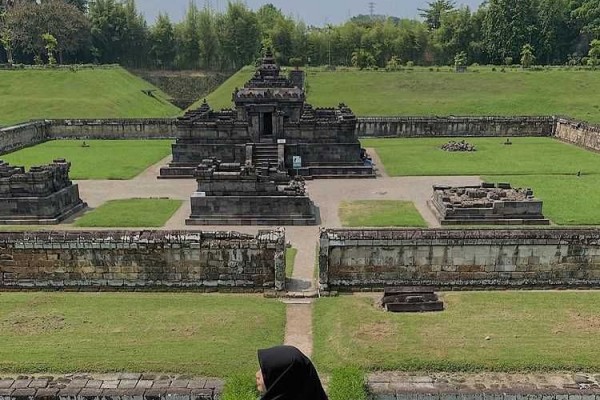 Candi Sambisari: Lokasi, Rute, Harga Tiket dan Tips Berkunjung