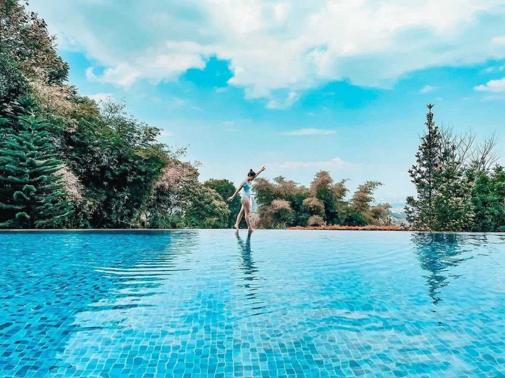 5 Hotel di Bandung yang Memiliki Kolam Renang Air Hangat