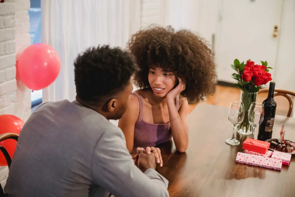 5 Tanda Pasangan Ingin Bawa Hubungan ke Masa Depan, Sudah Siap Serius?