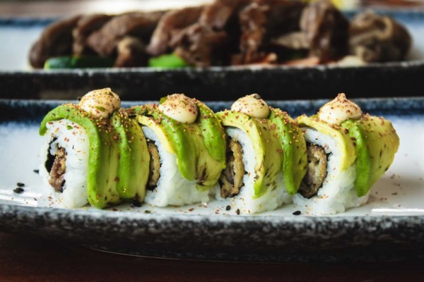 Resep Sushi Alpukat Praktis, Menu Andalan Vegetarian!