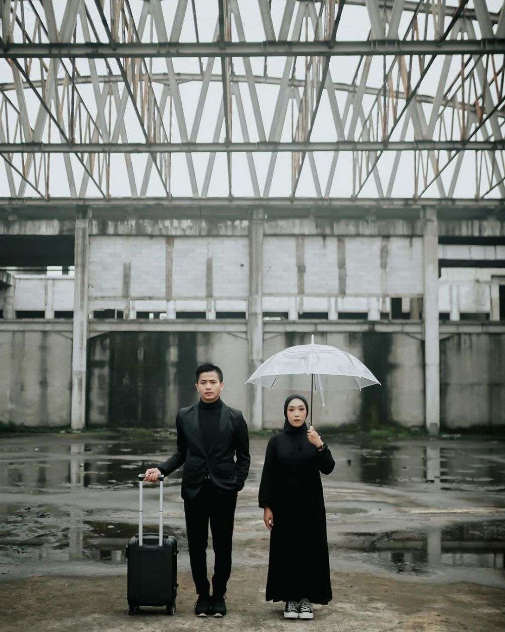 10 Ide Foto Prewedding Tanpa Bersentuhan Yang Bisa Ditiru