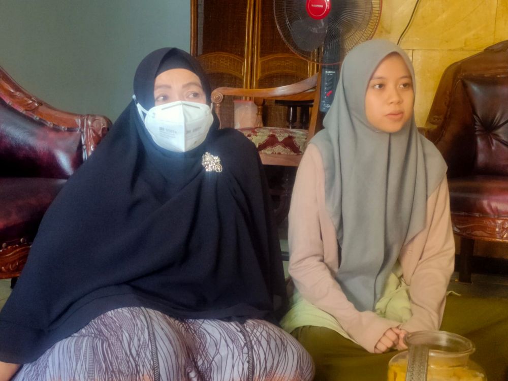 Farah, Gadis 18 Tahun Jemaah Haji Termuda Asal Jombang