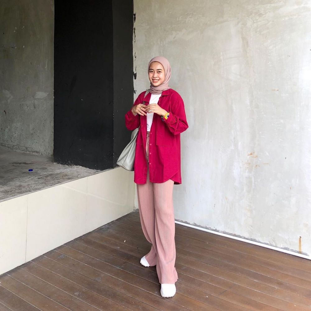 Inspirasi Ootd Hijab Dengan Kemeja Untuk Kuliah Dan Hangout