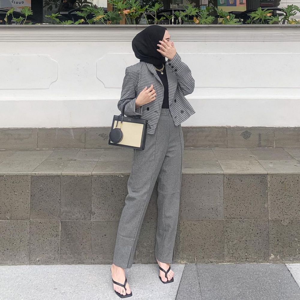 10 OOTD Hijab Formal dengan Blazer, Pas untuk Kerja