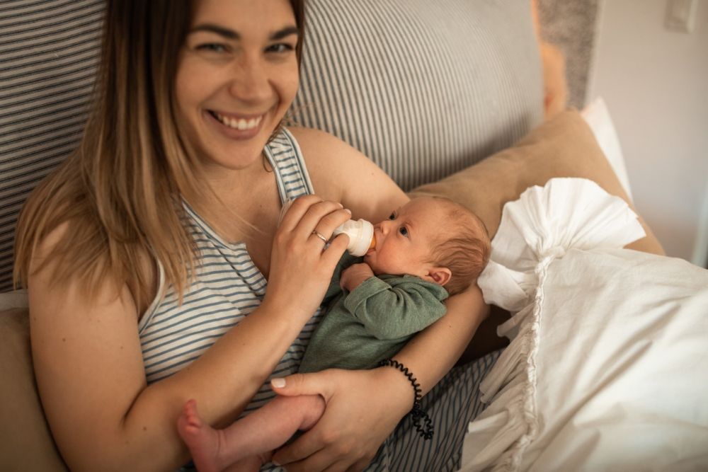 Berapa Banyak ASI atau Susu Formula yang Dibutuhkan Bayi Baru Lahir?