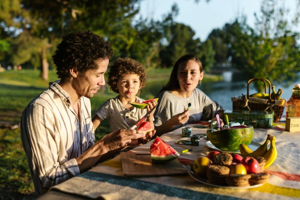 Ingat 5 Pantangan setelah Makan Besar, Hindari Makan Buah!