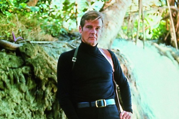 10 Bond Villain Favorit Era Roger Moore, Ada yang Bergigi Baja!