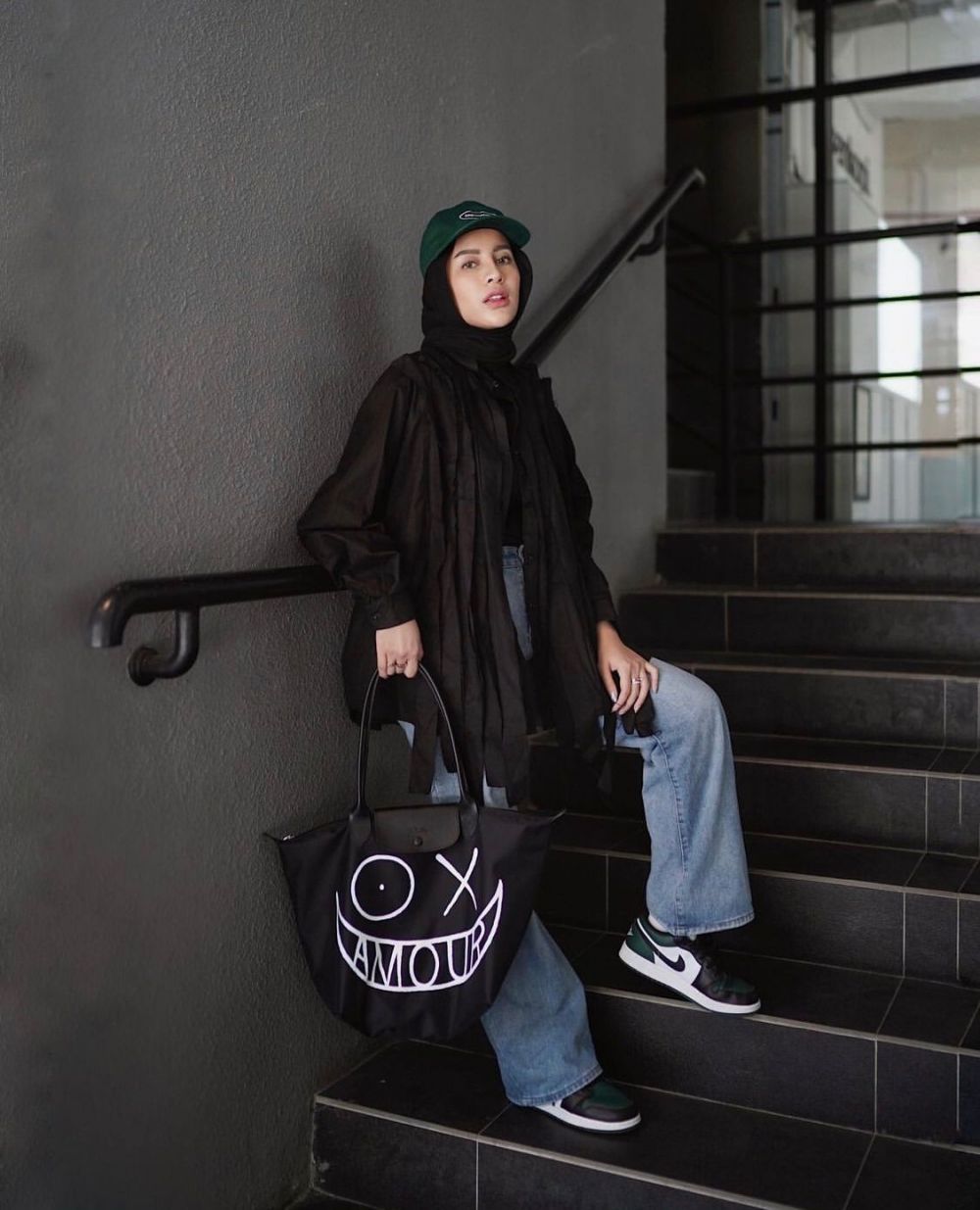 10 OOTD Hijab Cewek Mamba ala Selebgram Aghnia Punjabi