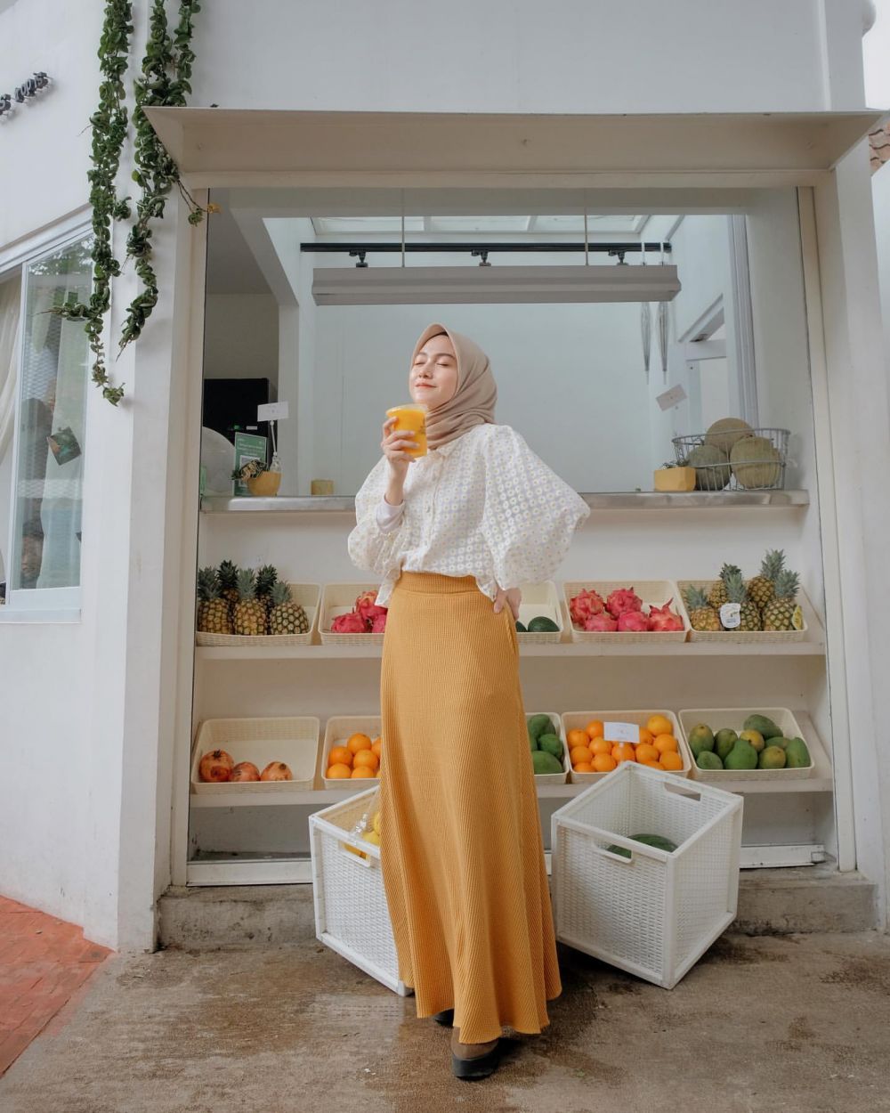 10 OOTD Hijab Rok Kekinian Inspirasi Nisa Cookie