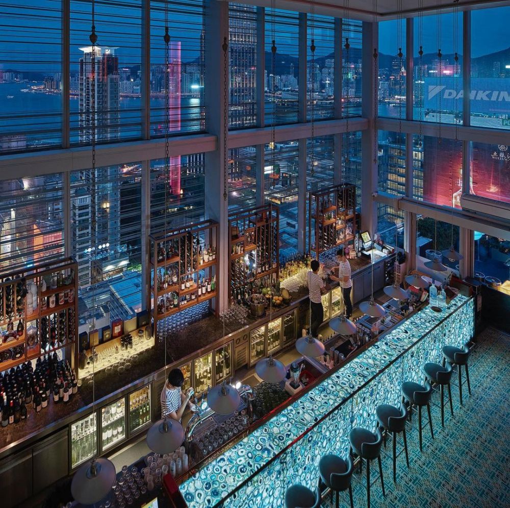 5 Rooftop Bar Hits di Hong Kong yang Suguhkan Pemandangan Kece